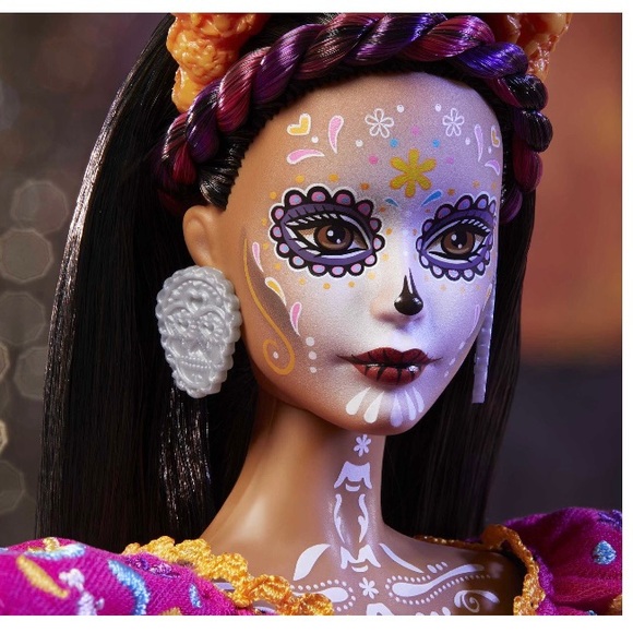 2021 Barbie Signature Dia De Muertos Collectible Doll-Embroidered Dress & Crown - Picture 3 of 6